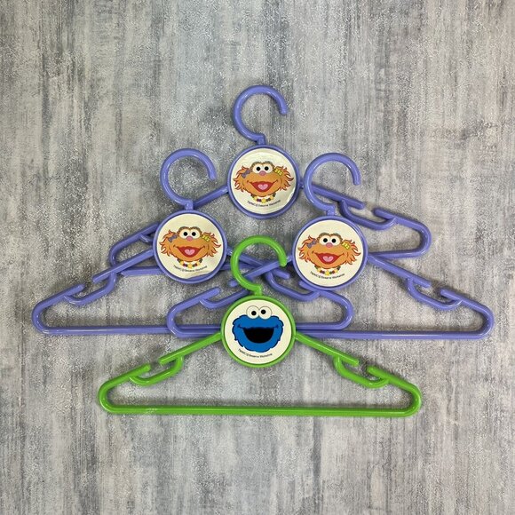 Vintage Lot of 4 Sesame Street Clothes Hangers Plastic Cookie Monster, Chloe - Picture 2 of 10